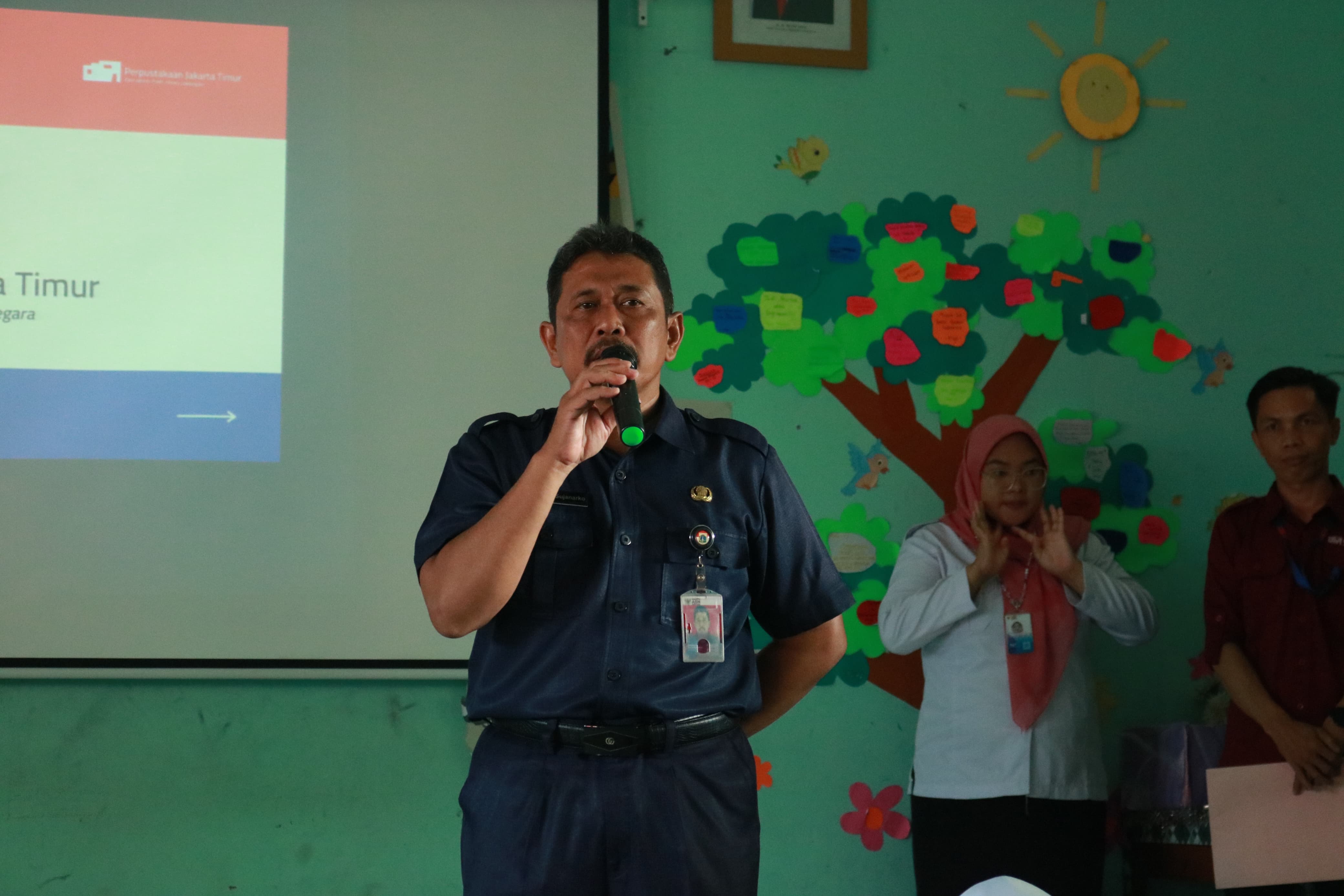 Roadshow Workshop Membaca Di SMP Negeri 252 Jakarta